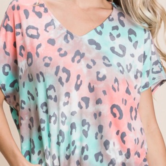 NWOT Women's Multicolor Leopard Print Top - Picture 4 of 10